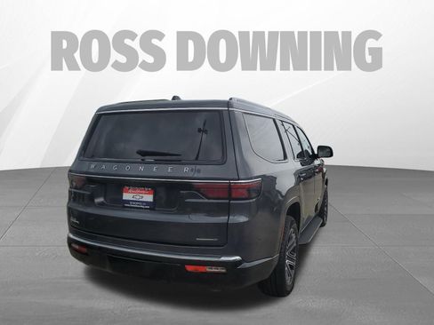 Used 2024 Jeep Wagoneer Series II w/ Flexible Seating Group RWD image 4