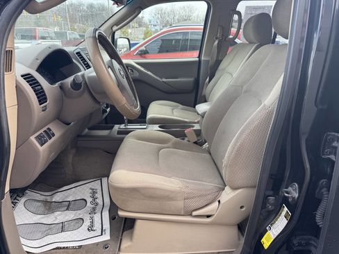Used 2009 Nissan Frontier SE w/ SE Value Truck Pkg AWD/4WD image 13