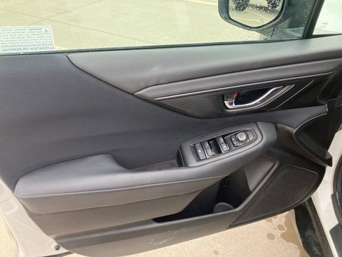 Used 2025 Subaru Outback Premium image 2