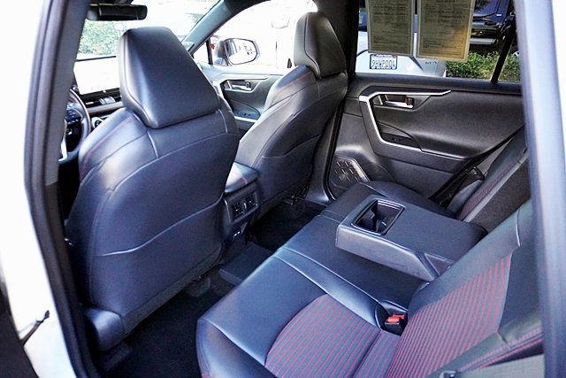 Used 2024 Toyota RAV4 XSE AWD/4WD image 31