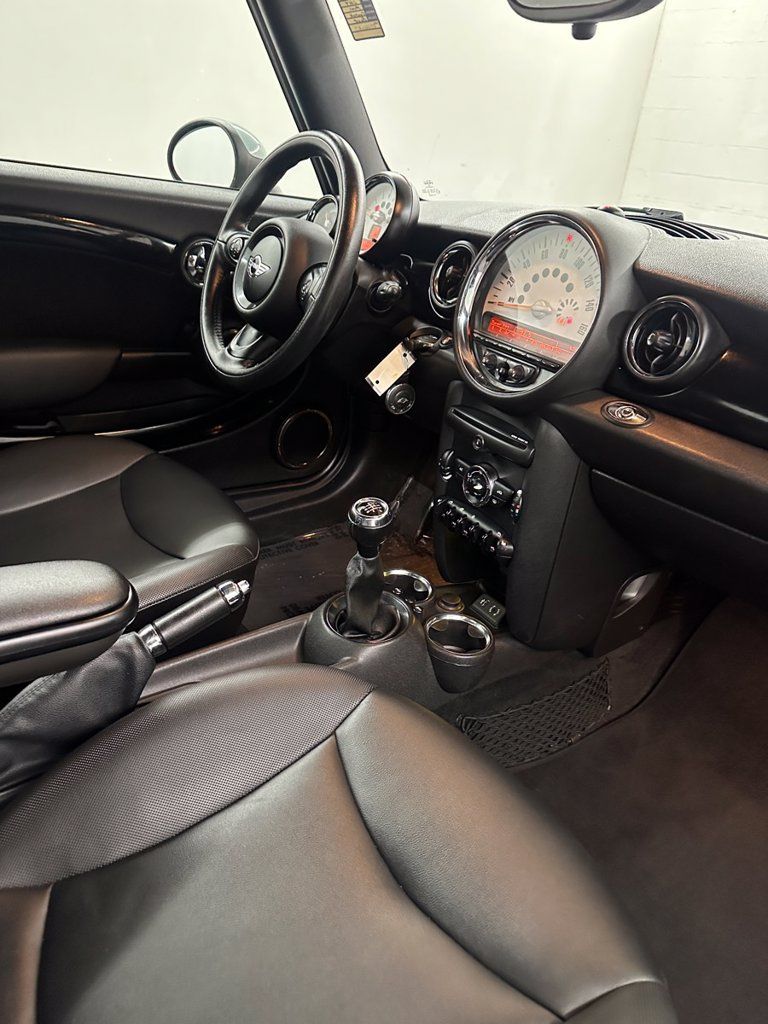 Used 2014 MINI Cooper Convertible FWD image 29