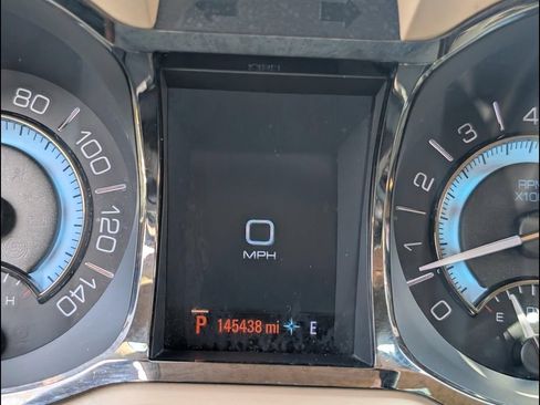Used 2013 Buick LaCrosse Premium w/ Entertainment Package FWD image 9