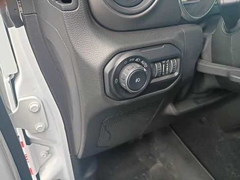 Used 2021 Jeep Wrangler Sport AWD/4WD image 12