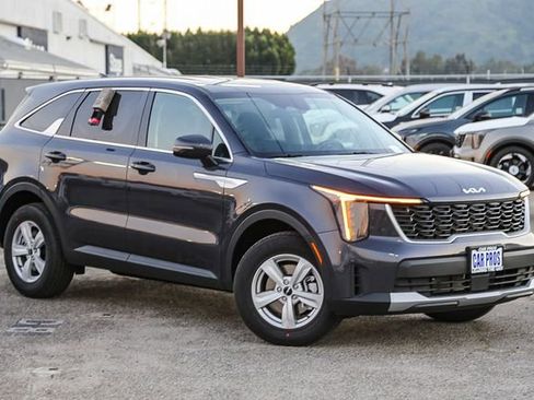New 2026 Kia Sorento LX FWD image 2