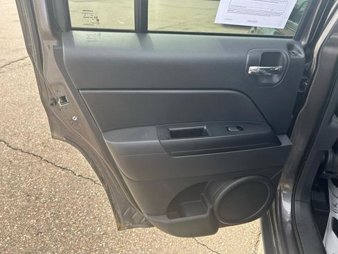 Used 2014 Jeep Patriot High Altitude FWD image 13