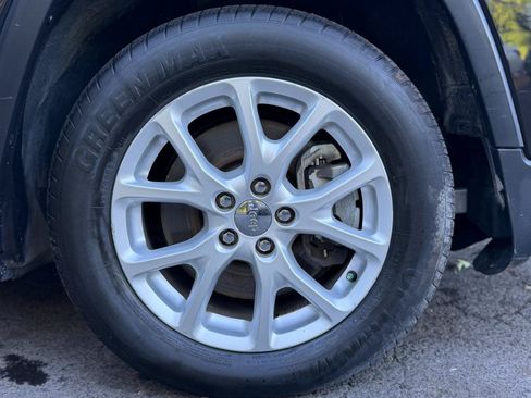 Used 2014 Jeep Cherokee Latitude w/ Comfort/Convenience Group FWD image 48