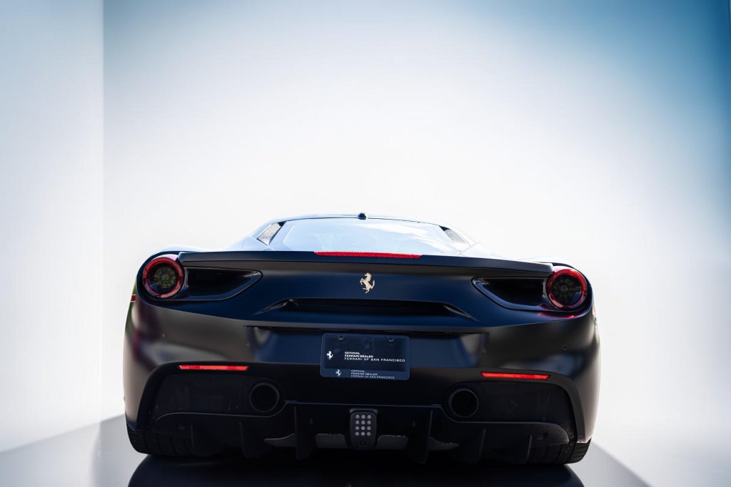 Certified 2018 Ferrari 488 GTB RWD image 22