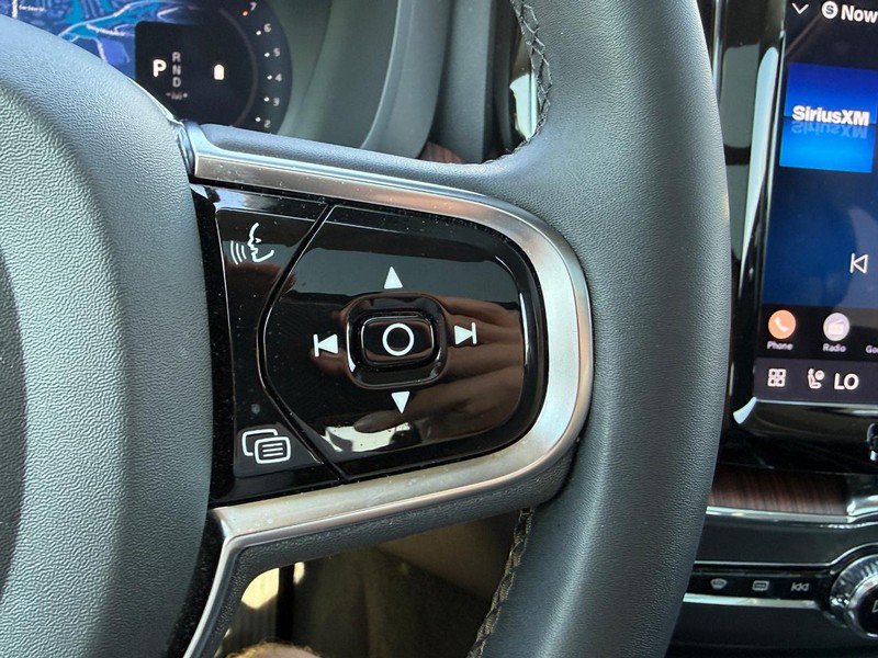 Certified 2024 Volvo XC60 B5 Plus w/ Protection Package Premier AWD/4WD image 20