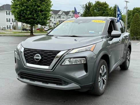 Used 2023 Nissan Rogue SV FWD image 3