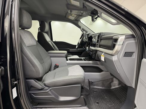 New 2025 Ford F450 XLT w/ XLT Value Package image 23