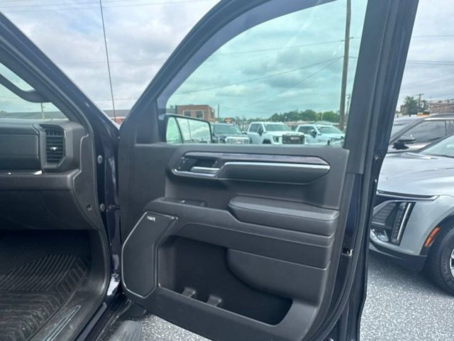 Used 2022 Chevrolet Silverado 1500 LTZ w/ LTZ Convenience Package II AWD/4WD image 27