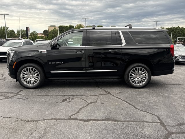 Used 2026 GMC Yukon XL Denali w/ LPO, Floor Liner Package AWD/4WD image 12
