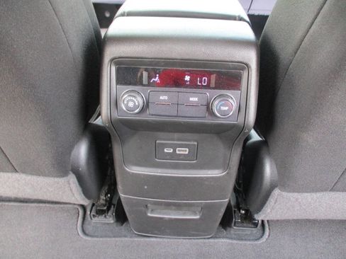 Used 2020 GMC Acadia SLE image 26