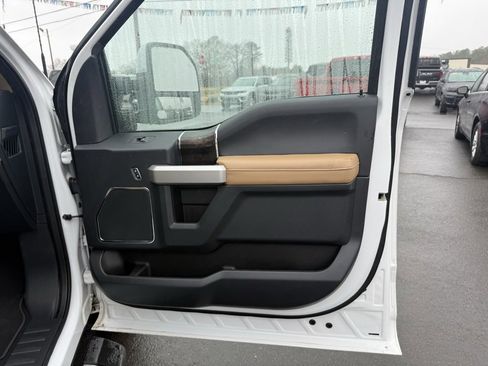 Used 2022 Ford F250 Lariat w/ Lariat Ultimate Package image 31