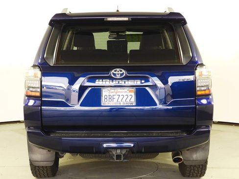 Used 2018 Toyota 4Runner SR5 Premium image 8