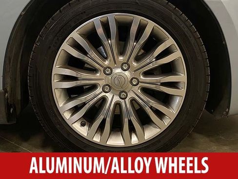 Used 2013 Chrysler 200 Limited FWD image 7