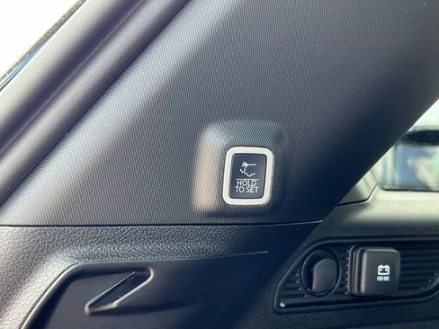 Used 2025 Jeep Grand Cherokee Limited w/ Luxury Tech Group II AWD/4WD image 39