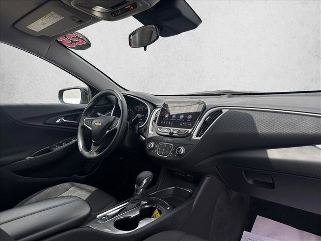 Used 2025 Chevrolet Malibu LT FWD image 19