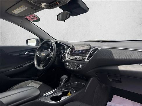Used 2025 Chevrolet Malibu LT FWD image 19