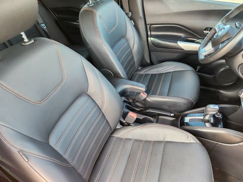 Used 2020 Nissan Kicks SR w/ SR Premium Package FWD image 10