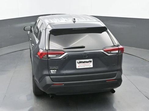 Used 2022 Toyota RAV4 LE FWD image 15