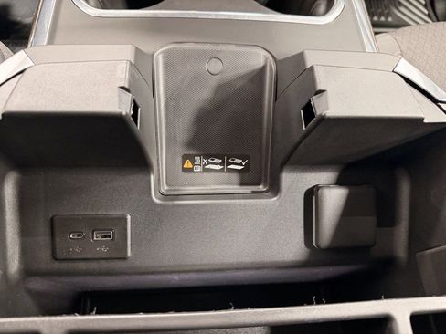 Used 2025 Chevrolet Silverado 2500 LT image 47