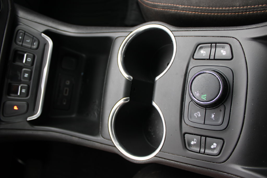 Used 2020 GMC Terrain SLE w/ Driver Convenience Package FWD image 44