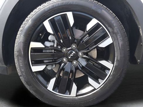 Used 2024 Kia Telluride SX w/ Towing Package AWD/4WD image 29