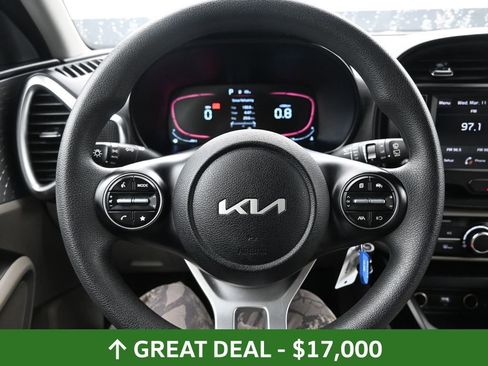 Used 2025 Kia Soul LX w/ LX Technology Package FWD image 27
