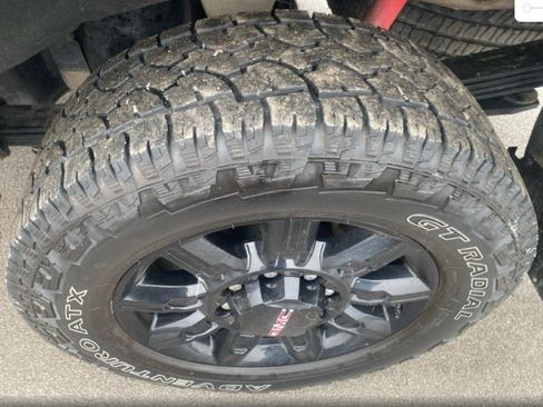 Used 2024 GMC Sierra 2500 AT4 w/ AT4 Preferred Package image 7