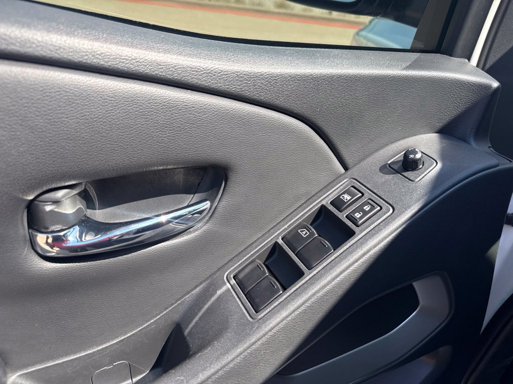 Used 2025 Nissan Frontier SV RWD image 13