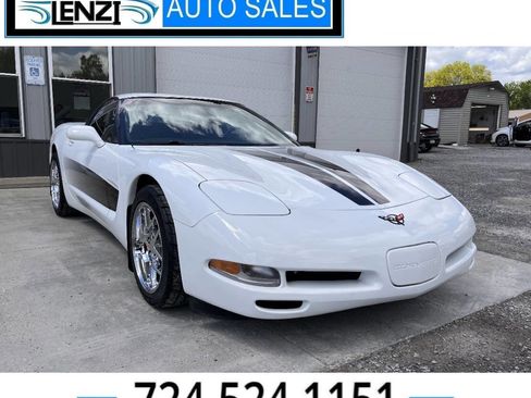 Used 1998 Chevrolet Corvette Coupe w/ Roof Pkg RWD image 1