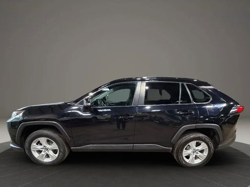 Used 2021 Toyota RAV4 XLE FWD image 8