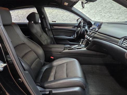 Used 2020 Honda Accord Sport image 8