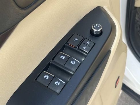 Used 2015 Toyota Highlander Limited Platinum AWD/4WD image 30