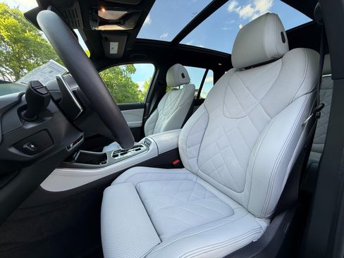 Used 2024 BMW X5 sDrive40i w/ M Sport Package RWD image 10