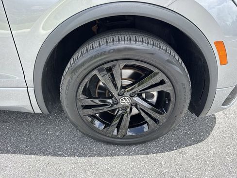 Used 2023 Volkswagen Tiguan SE R-Line image 60