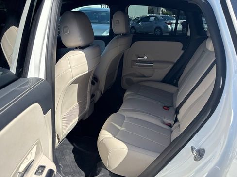 Used 2021 Mercedes-Benz GLA 250 image 12