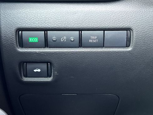 Used 2024 Nissan Sentra S image 36