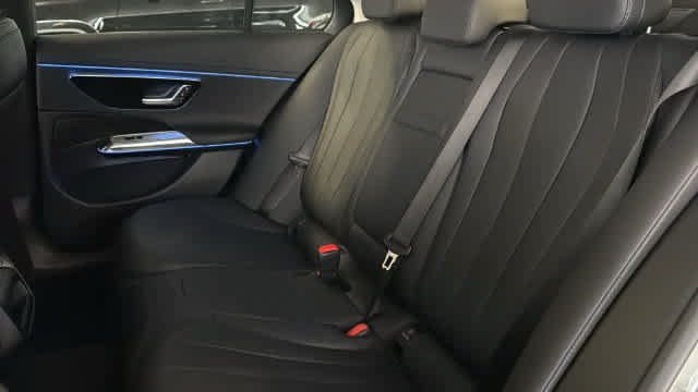 Used 2026 Mercedes-Benz E 450 4MATIC Sedan image 31
