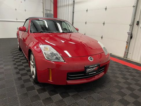 Used 2007 Nissan 350Z Enthusiast RWD image 10