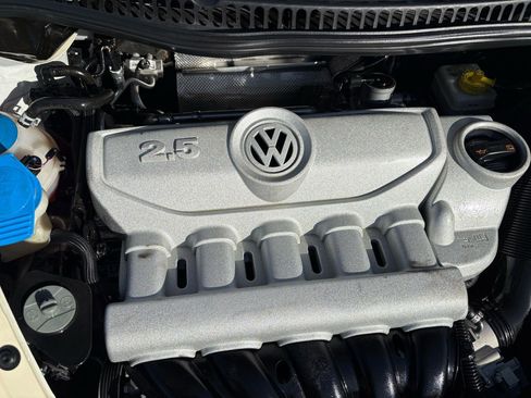 Used 2009 Volkswagen Beetle 2dr COUPE image 59