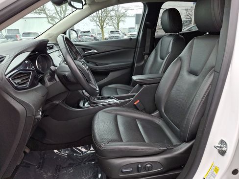 Used 2023 Buick Encore GX Essence image 13