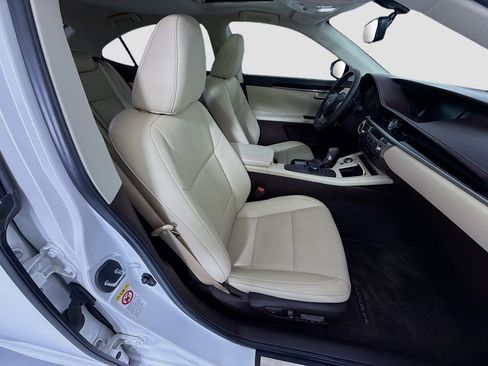 Used 2016 Lexus ES 350 350 w/ Accessory Package image 20