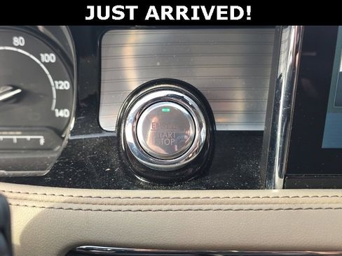 Used 2020 Lincoln Corsair FWD w/ Premium Package image 16