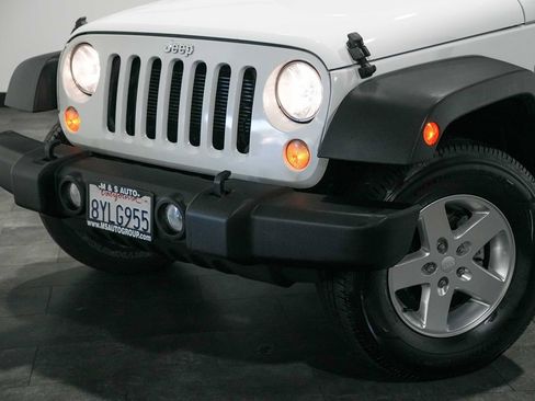 Used 2015 Jeep Wrangler Unlimited Sport w/ Quick Order Package 24S AWD/4WD image 10