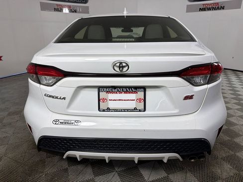 Used 2022 Toyota Corolla SE FWD image 4