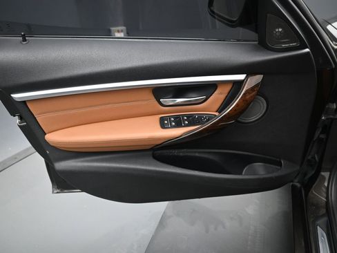 Used 2016 BMW 340i xDrive Sedan image 11
