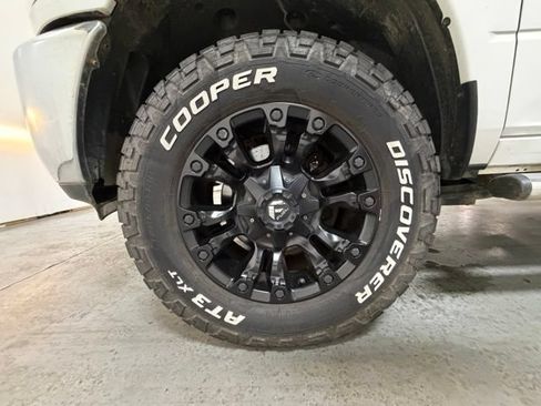 Used 2017 RAM 2500 Tradesman w/ Chrome Appearance Group AWD/4WD image 11