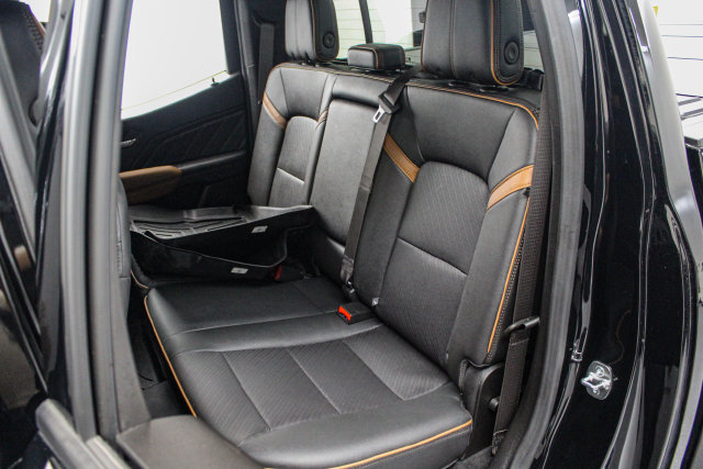Used 2026 GMC Canyon AT4 w/ Technology Plus Package AWD/4WD image 15